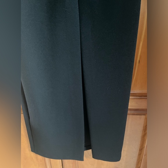 NWT Xscape long dress cap sleeves with flower appliqué. Size 12P - Picture 8 of 8